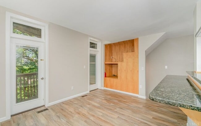 Photo - Foxhall Court Apartment