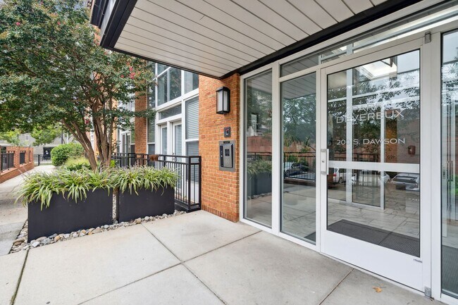 Foto del edificio - 200 S Dawson St