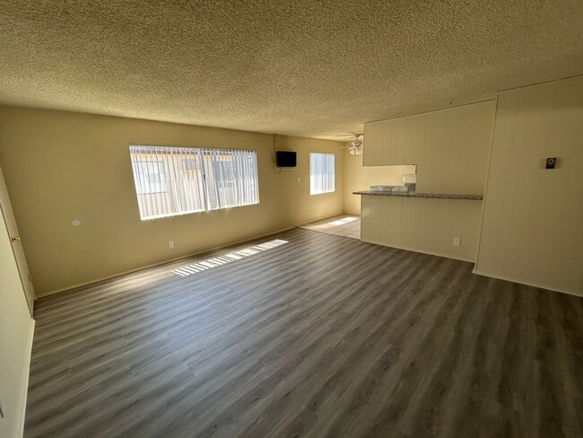 Building Photo - 4201 Green Ave