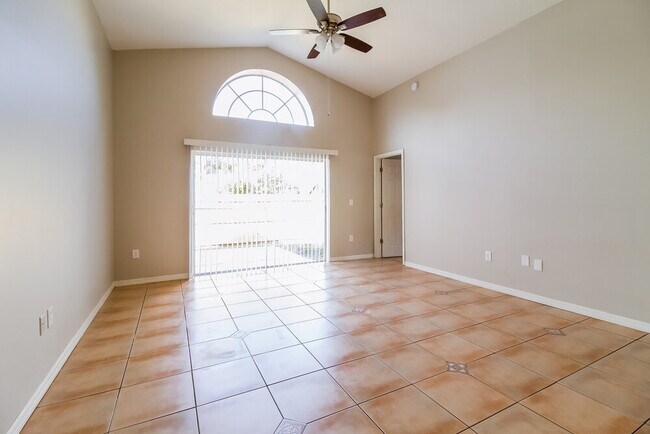 Building Photo - 312 Riunite Cir