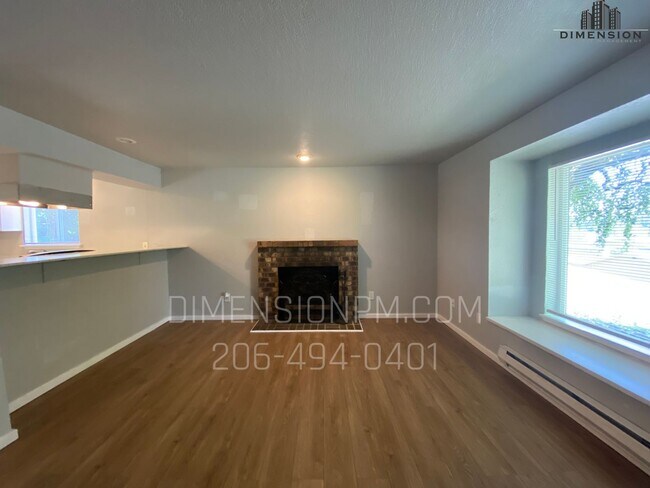 Building Photo - 111th Duplex