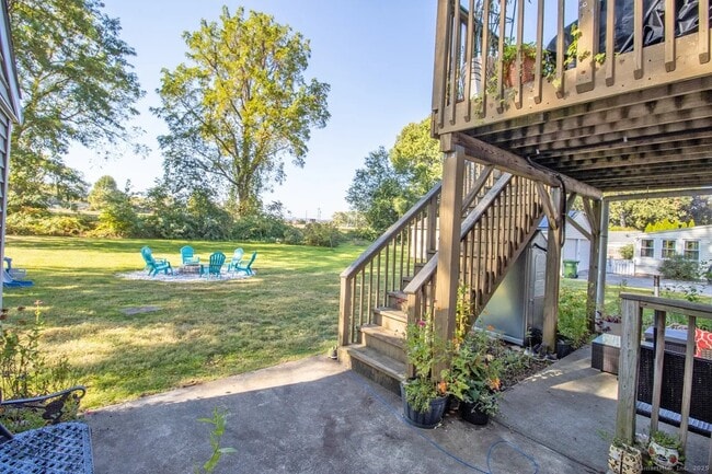 Patio interior - 6 Russell Ave