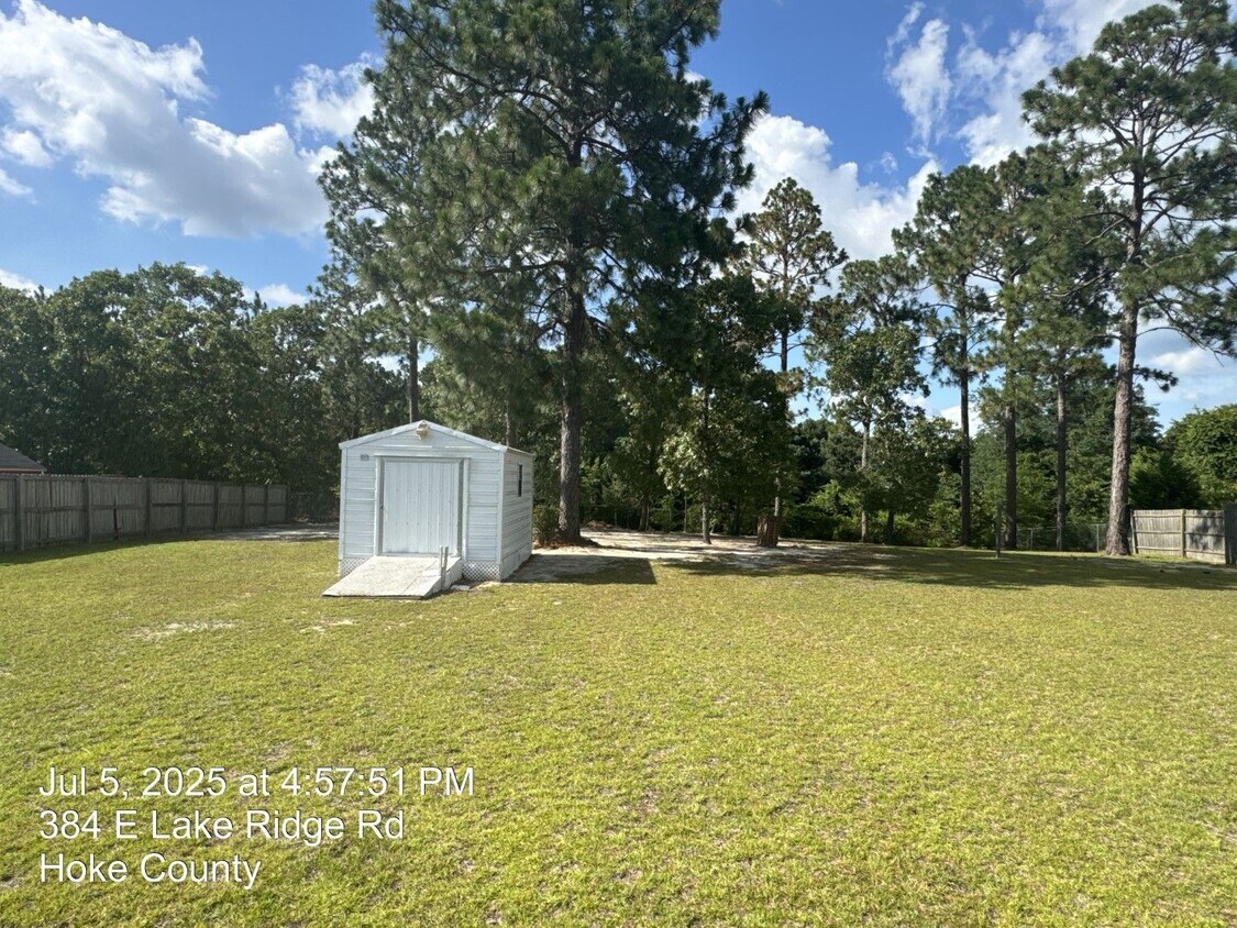 Building Photo - 384 E Lake Ridge Rd