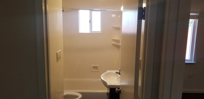 Foto del edificio - 27 Baldwin Ct