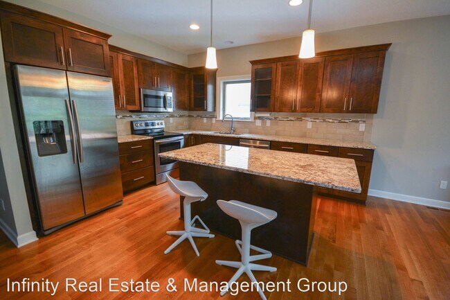 Building Photo - 3 br, 3 bath House - 476 22nd Ave SW