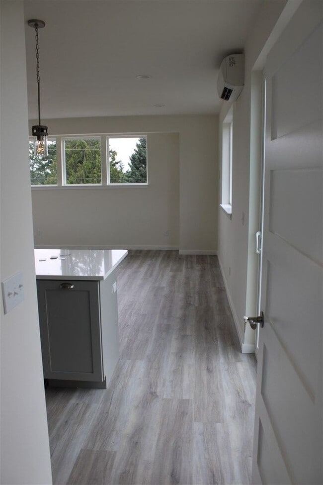 Foto del edificio - 2 bedroom 2 bathroom Brand  New Constructi...