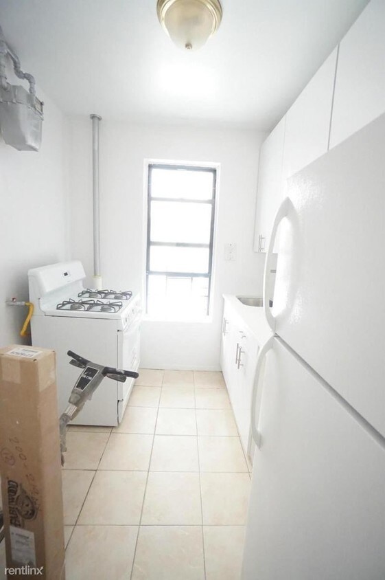 Foto del edificio - 2482 Adam Clayton Powell Jr Blvd