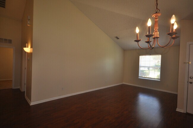 Building Photo - Updated 4/2 in Cedar North