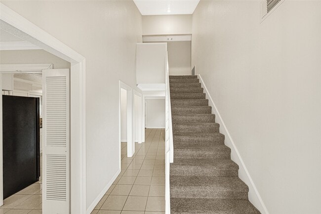 Building Photo - 5538 Fairview Forest Dr