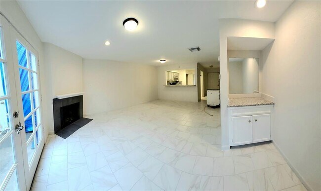 Foto del edificio - 11000 Kinghurst Dr