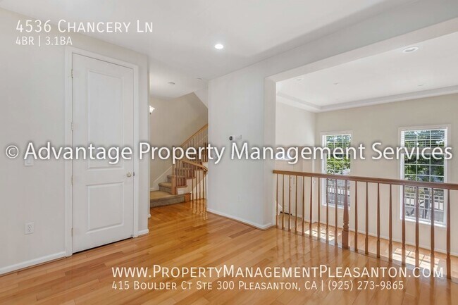 Building Photo - 4 Bed/ 3.5 bath, 2112 sq ft townhouse acro...