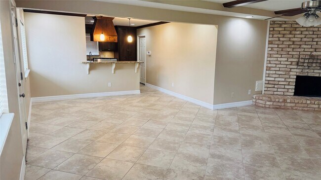 Foto del edificio - 3310 Glen Spring Dr