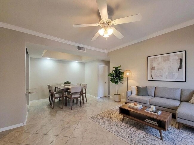 Building Photo - Prime Location in West University Area! First floor unit with open floor plan, tile floors throug...