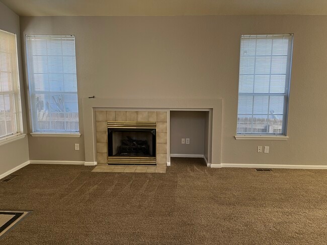 Building Photo - 12796 E Wyoming Pl