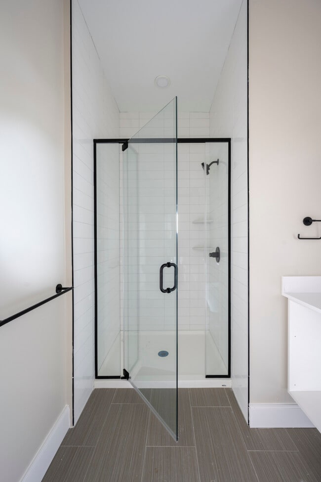 Photo - 340 Bremen St Apartment