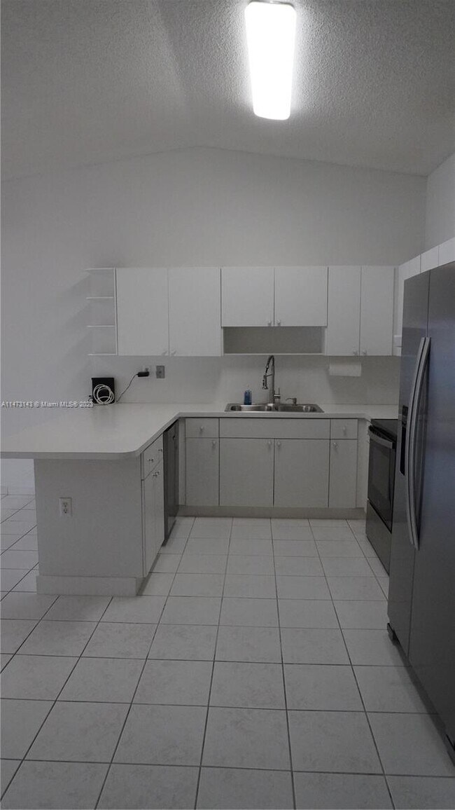 Foto del edificio - 14224 SW 23rd St