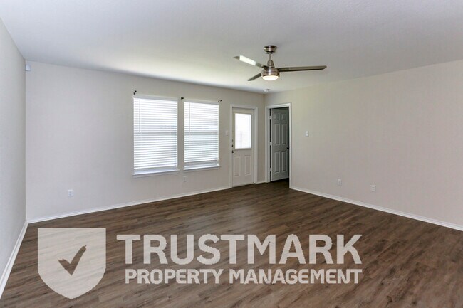 Building Photo - 1321 Cozy Creek Dr