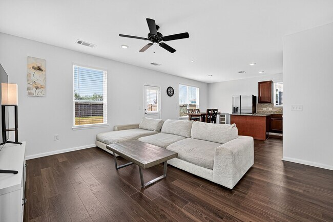 Foto del edificio - 17843 Plow Horse Ln