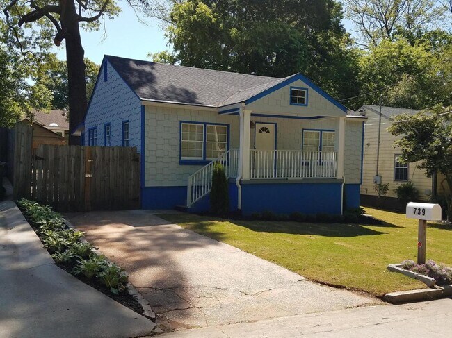 Looking at the house from the left - 739 Rice St NW