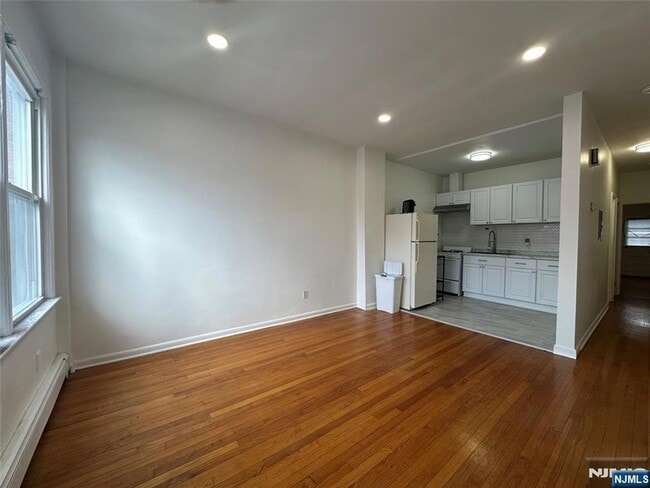 Photo - 502 Washington Ave Apartment