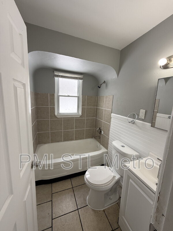 Foto del edificio - 9729 Lorna Ln