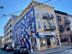 Building Photo - 380 Summit Ave