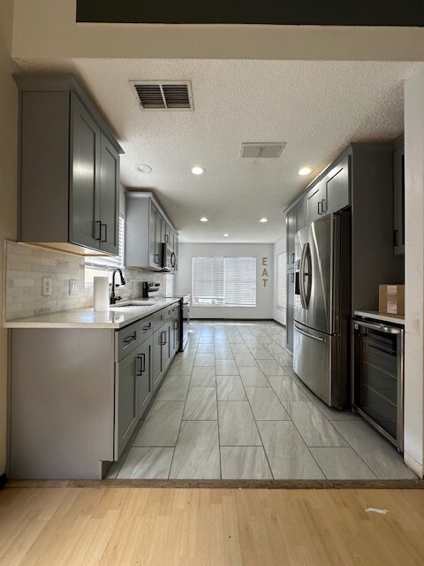 Building Photo - 239 Coralwood Ct