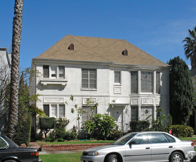 Building Photo - 152 S Elm Dr