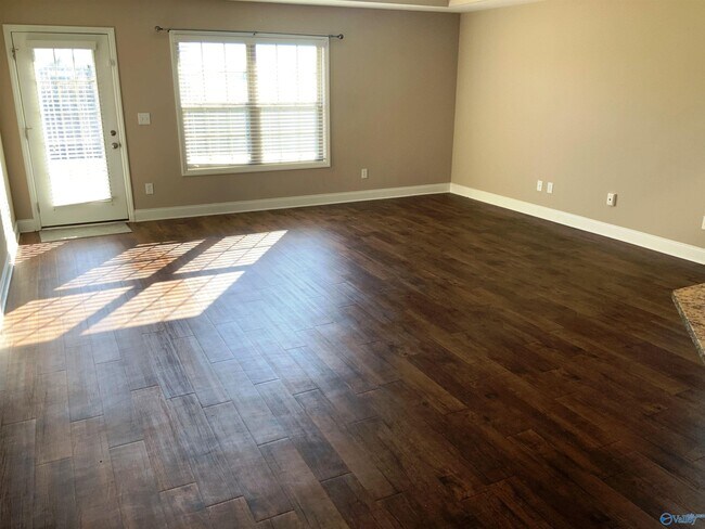 Building Photo - 185 Olde Dogwood Trail