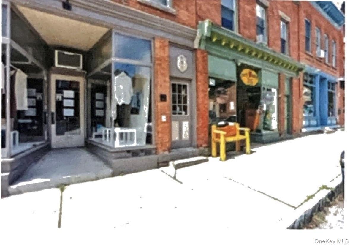 Foto principal - 457 Main St