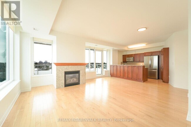 Building Photo - 401 Golden Ave