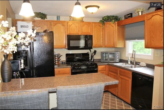 Building Photo - 8225 Lucchesi Dr