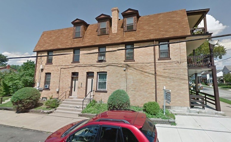 Primary Photo - 201 Blackhawk St