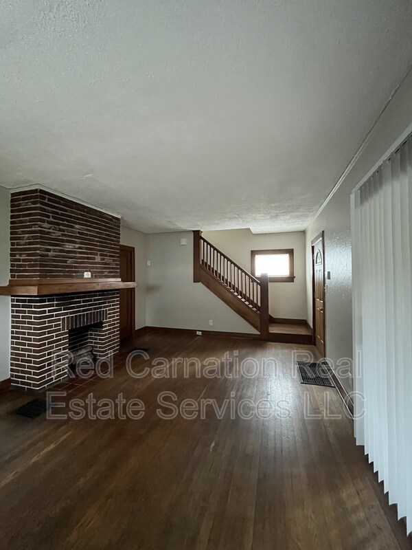 Photo - 1009 W Hillcrest Ave House