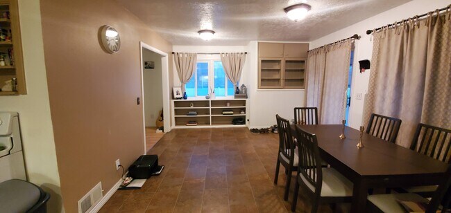 Building Photo - 990 S 500 W
