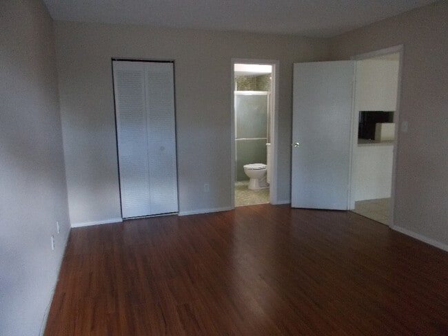 Foto del edificio - 4261 Island Cir