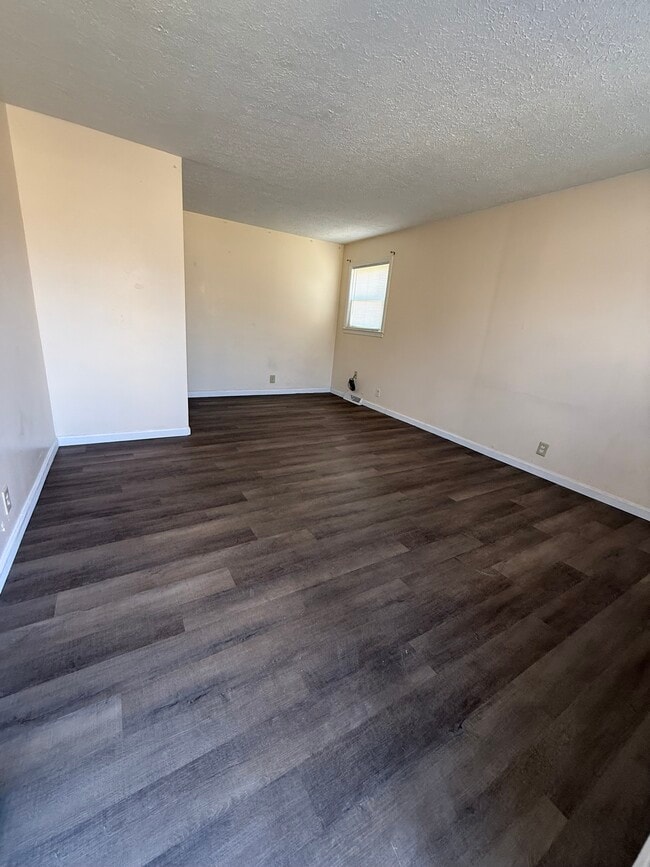 Foto del edificio - 1736 Greenwood Rd