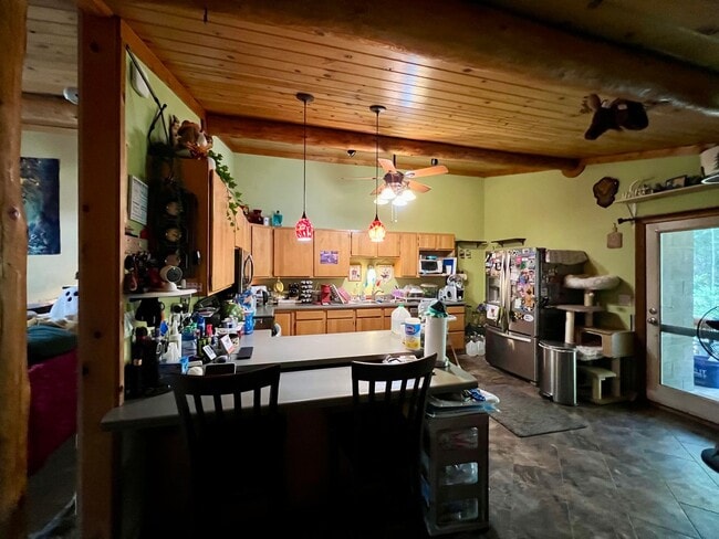 Building Photo - Charming 3-Bedroom Home on 5.84 Acres – Pe...
