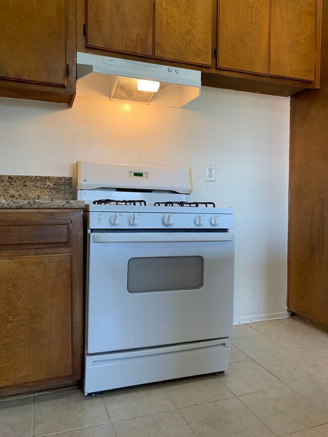 Foto del edificio - 2165 Cedar Ave