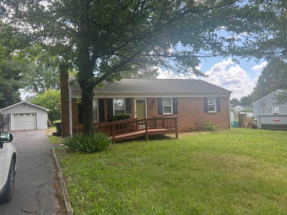 Primary Photo - 28 Gentry Rd