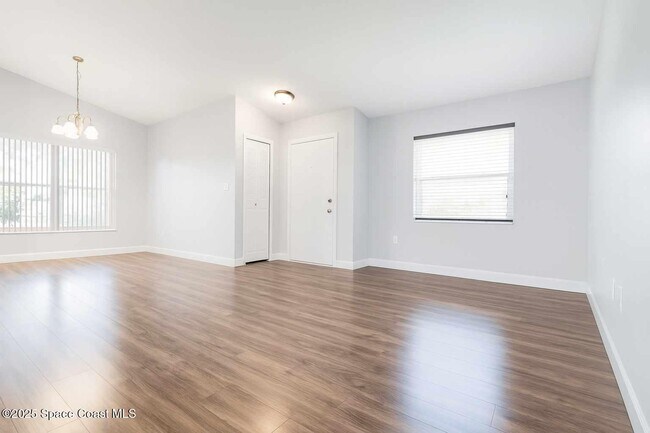 Foto del edificio - 747 Samuel Chase Ln