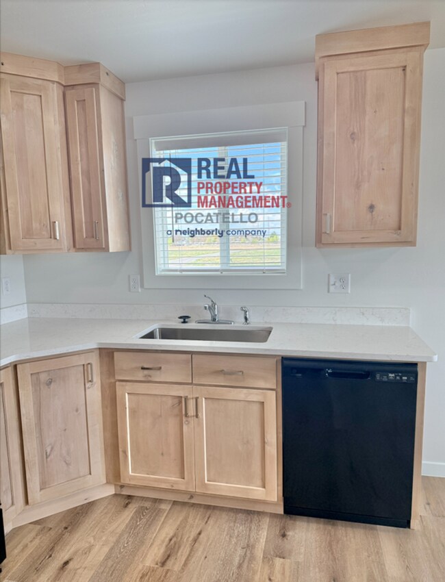 Foto del edificio - 5405 Park Lawn Dr