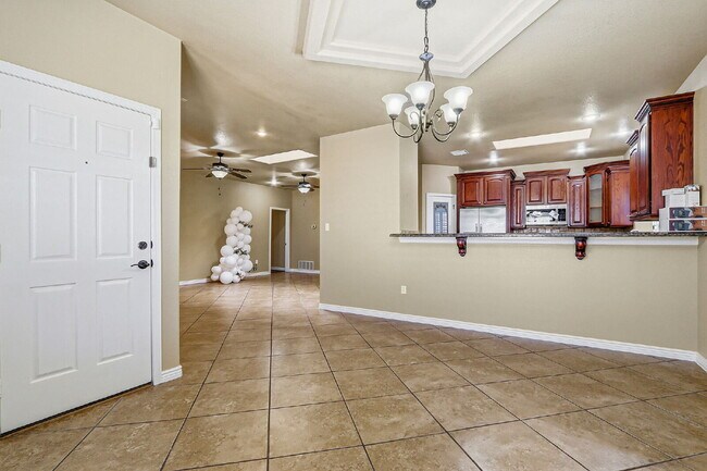 Building Photo - Corner 3 bedroom 3 bath home in Northwest El Paso