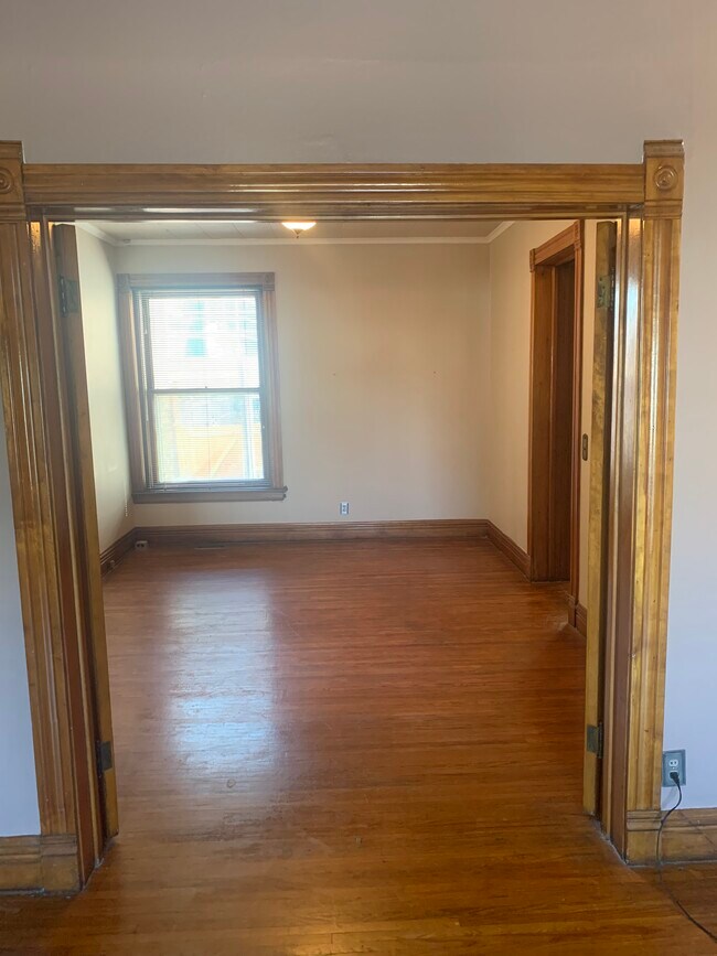 bedroom - 2963 Pacific St