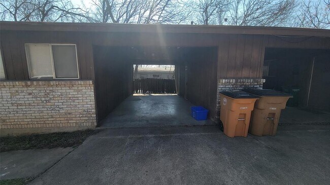 Building Photo - 2406 Audubon Pl