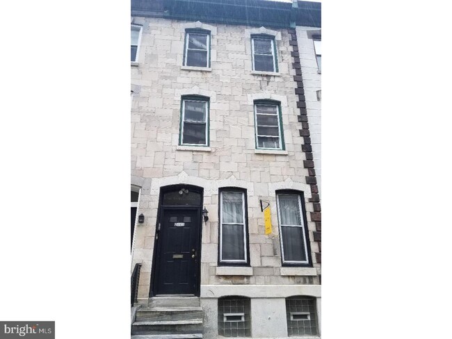 Foto del edificio - 2441 Fairmount Ave