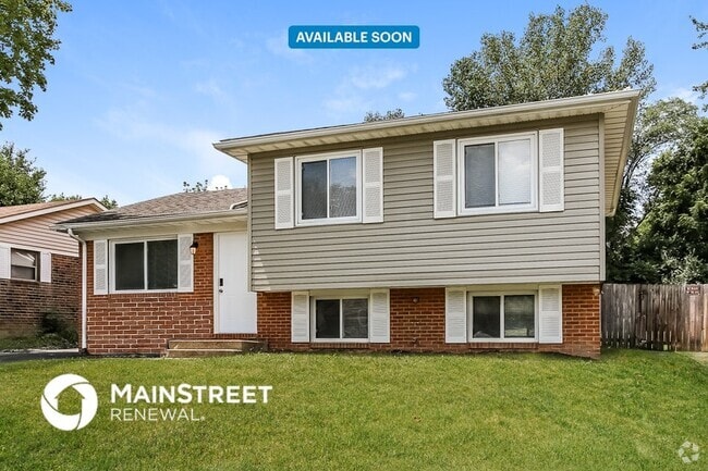 Building Photo - 1335 Birch Dr