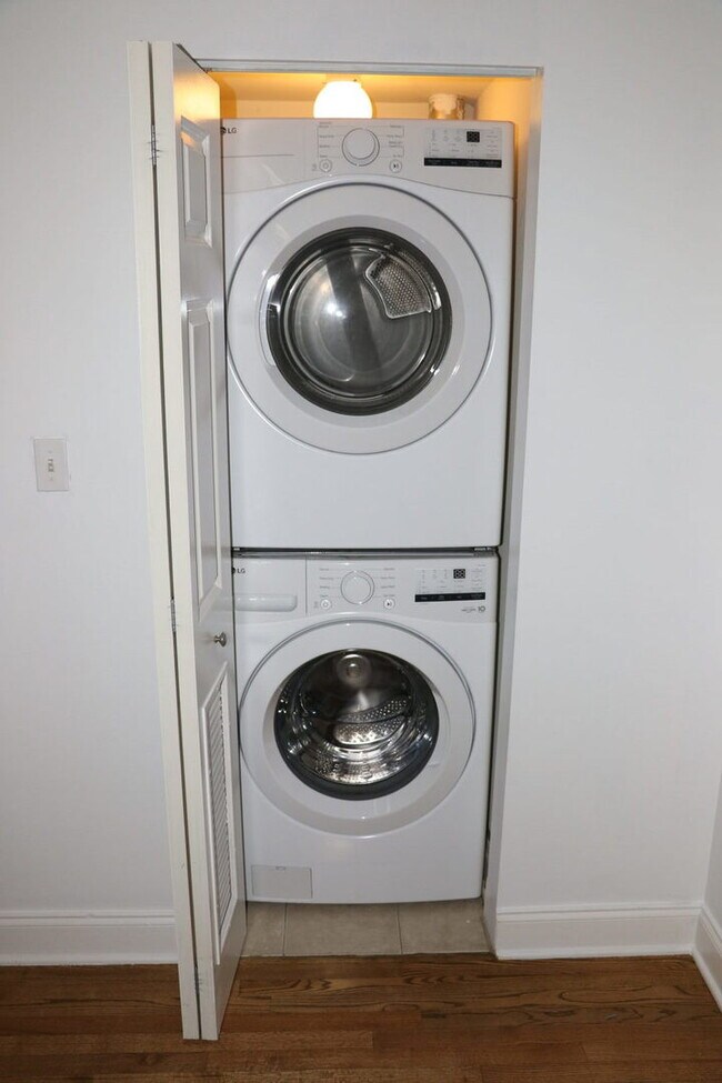 Foto del edificio - 4311 N Paulina St