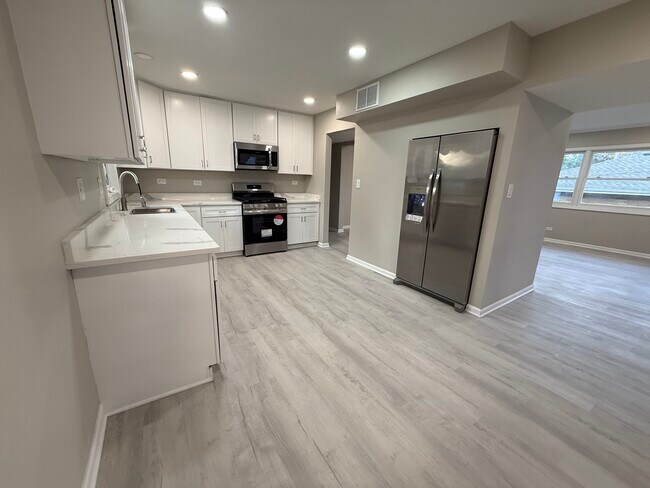 Foto del edificio - 337 Woodland Dr