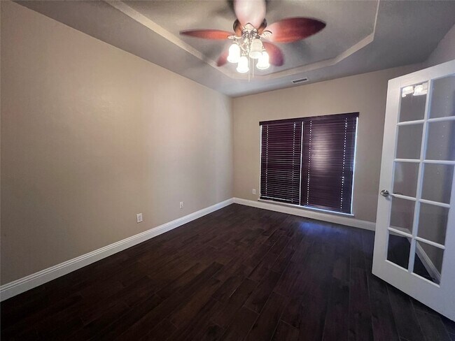 Foto del edificio - 8158 Painted Tree Tr